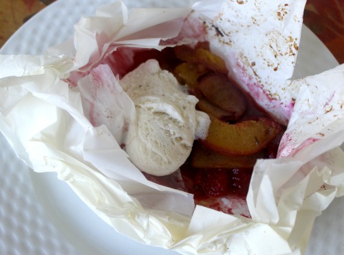 fruit-cooked-in-parchment